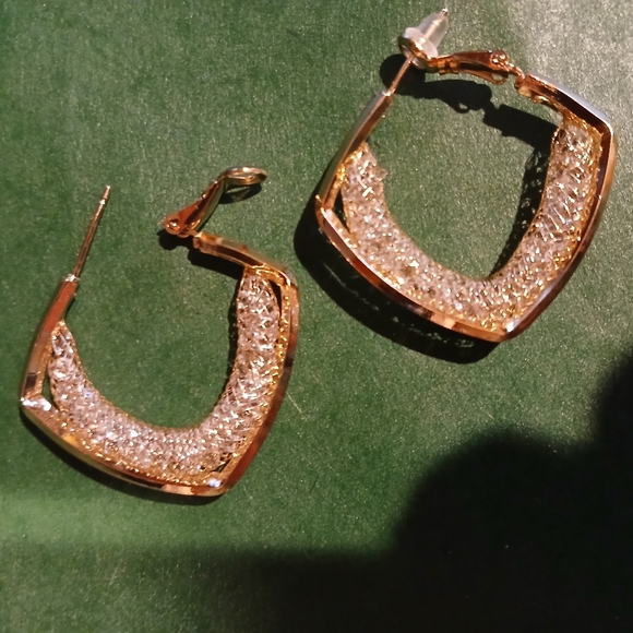 ✨️Gold Vermeil 4 side Gold Tone Mesh Post Earrings✨️ - Picture 9 of 15